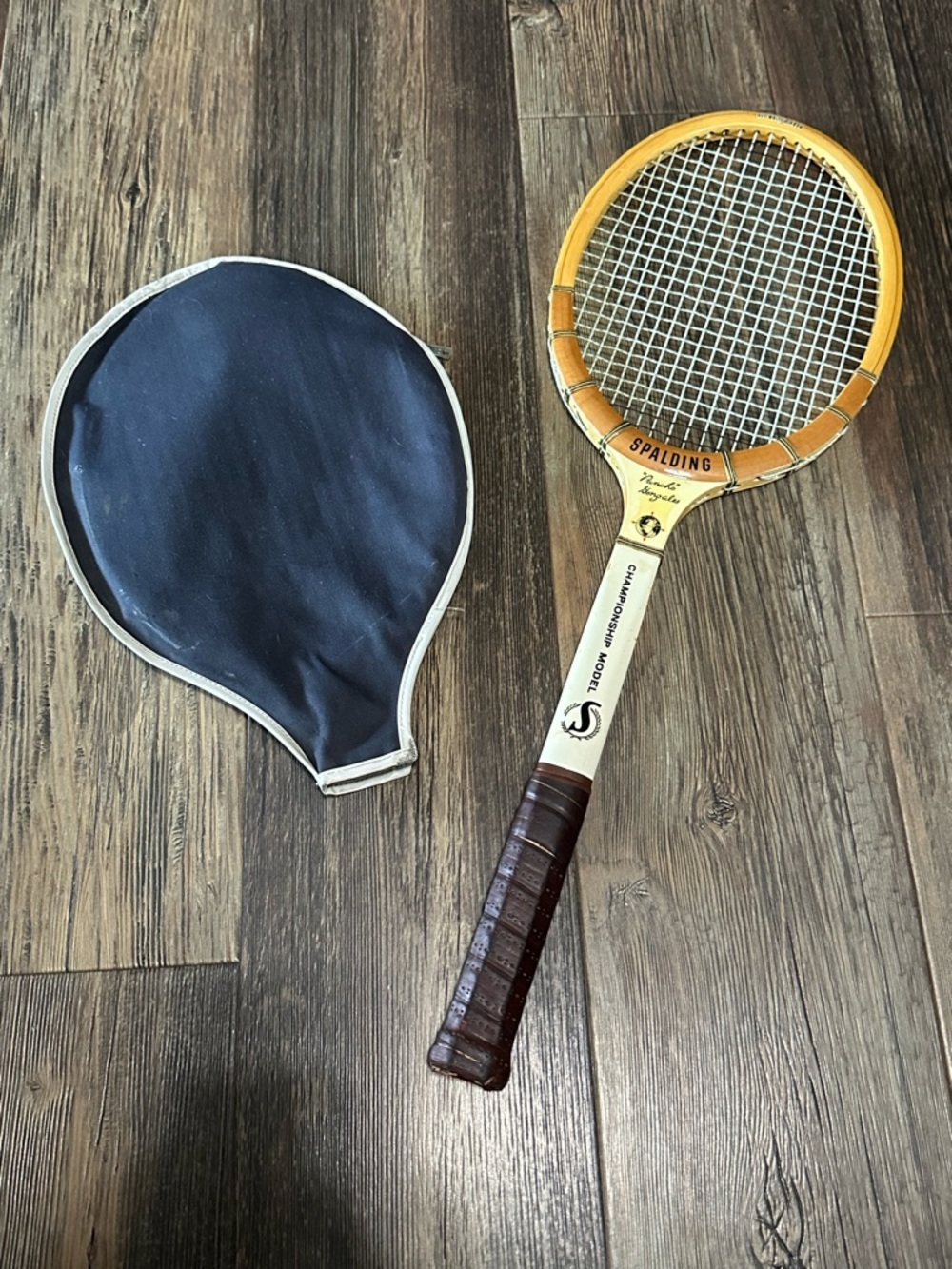 SPALDING Poncho Gonzales signature championship model tennis racket & cover VTG